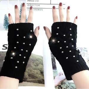 Silver Beaded Fingerless Gloves